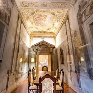 Apartment Yid Luxury Near Ponte Vecchio, Florence